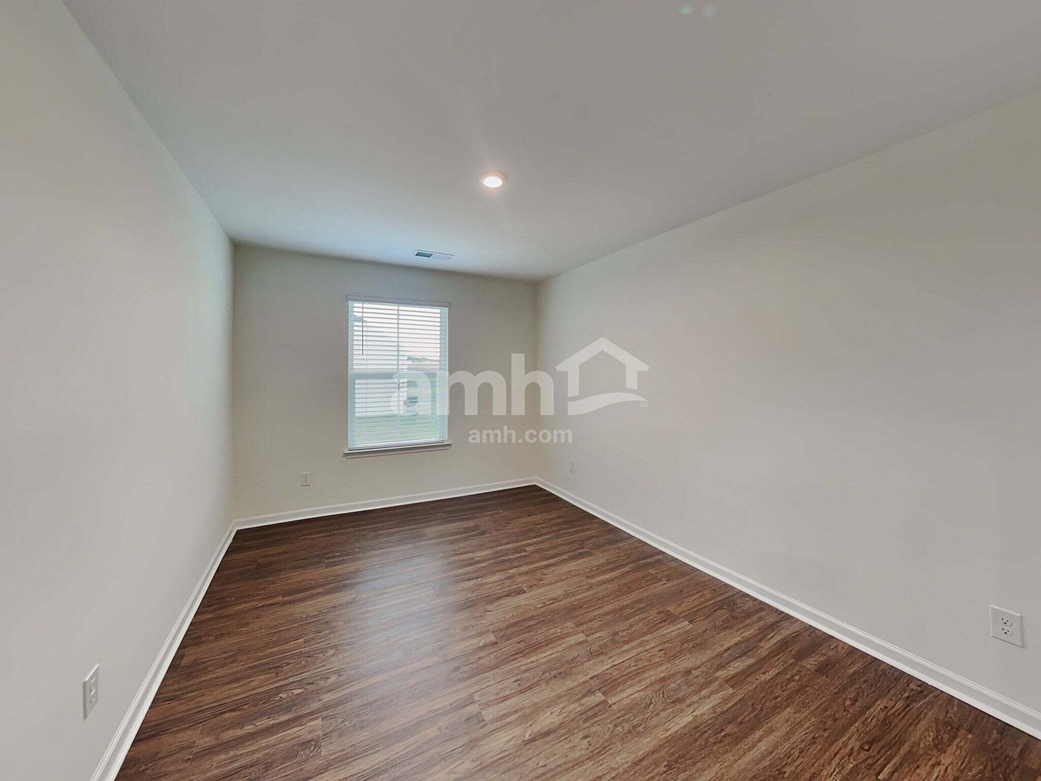 Building Photo - 661 Hamilton Park Dr
