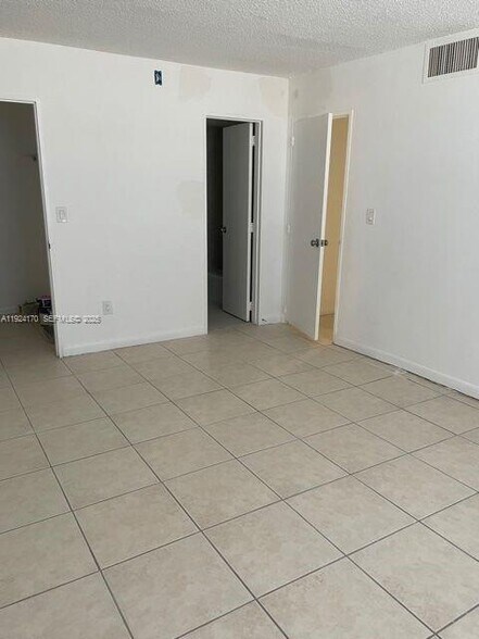 Building Photo - 4120 NW 79th Ave