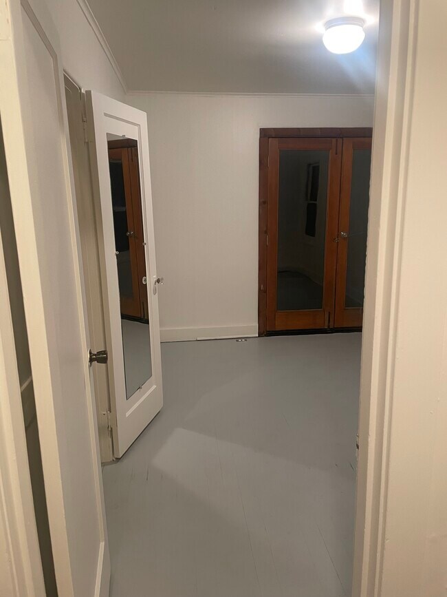 Building Photo - 1390 Glen Canyon Rd