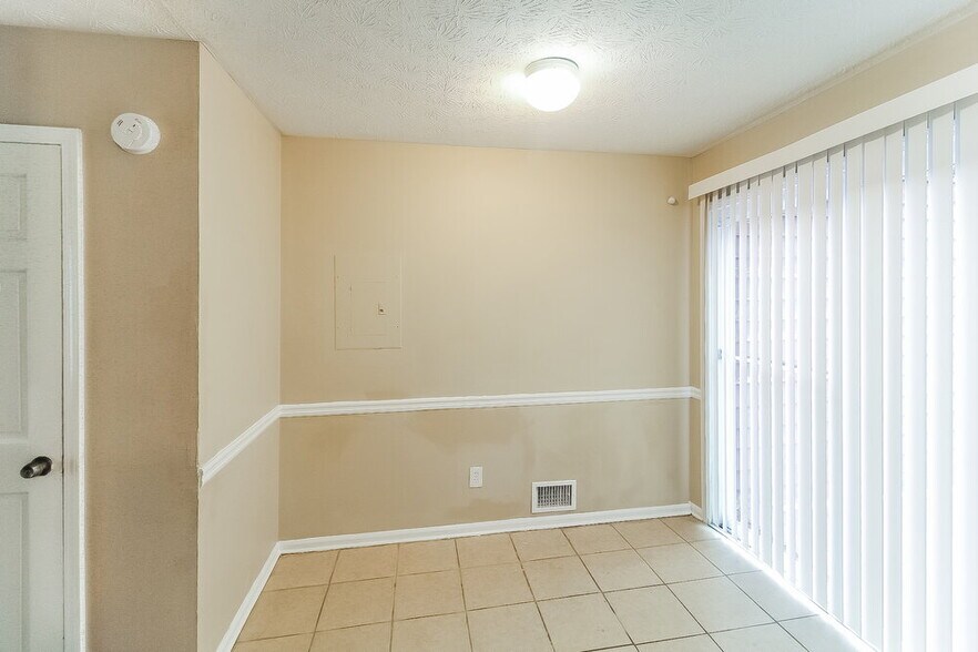 Building Photo - 5351 Ridgemere Ct