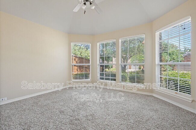Building Photo - 9313 Bayard St