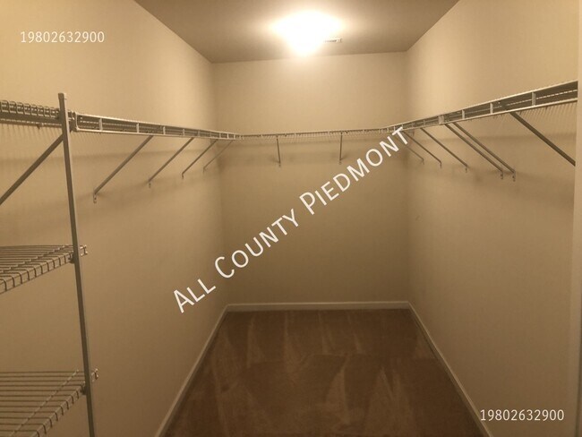 Building Photo - 7711 Kelburn Ln