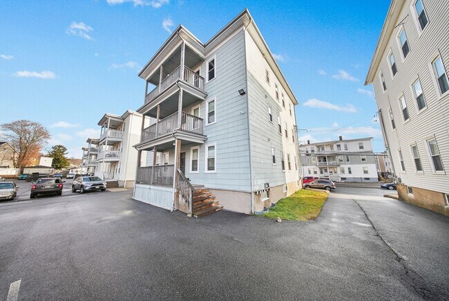 Building Photo - 16 Bellevue Ave