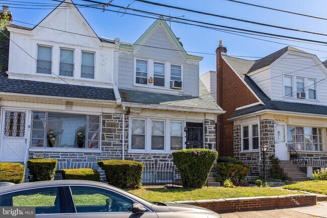 Building Photo - 947 Duncan Ave