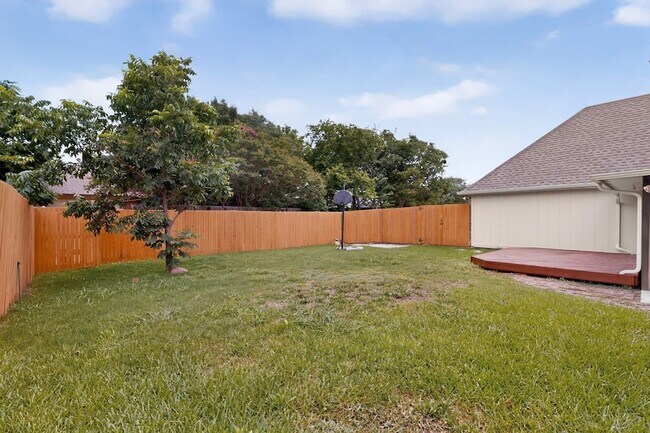 Building Photo - 1207 Mistywood Ln