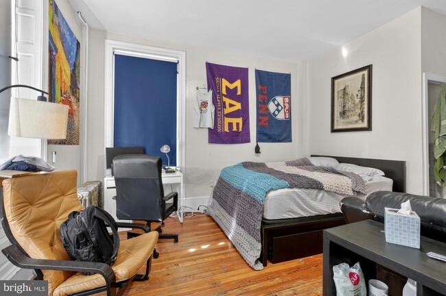 Building Photo - 4011 Pine St