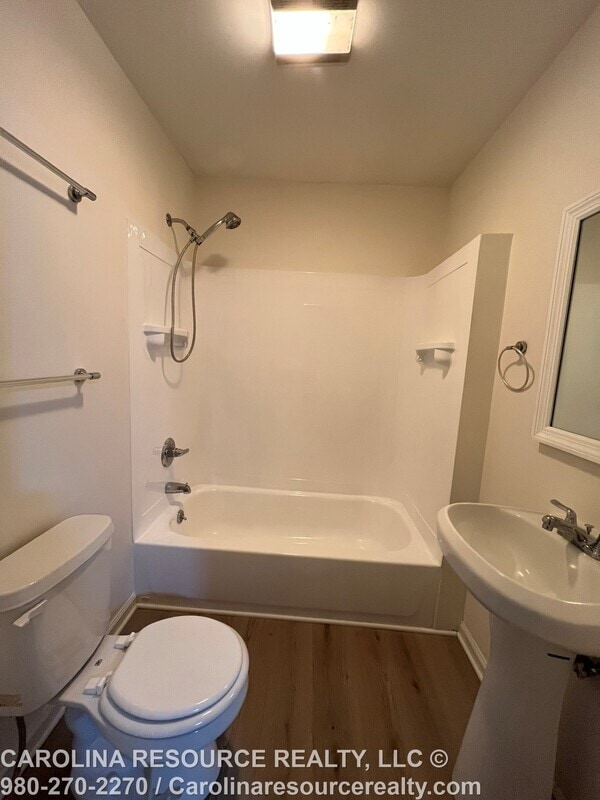 Building Photo - 4535 Dawnwood Dr