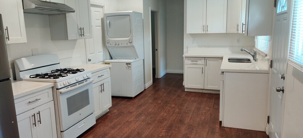 Building Photo - 4329 W 156th St