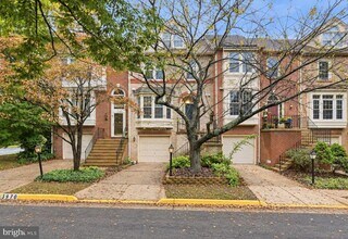 Building Photo - 3968 Clares Ct