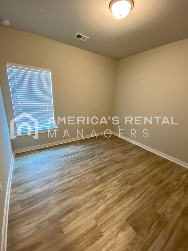 Building Photo - DEPOSIT PENDING! Home for Rent in Jasper, AL... Available to View!!!