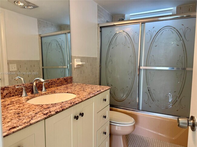 Building Photo - 2855 Leonard Dr