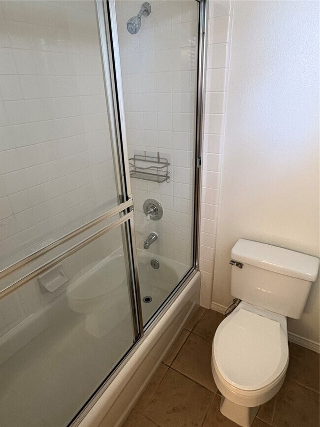 Building Photo - 24 Country Walk Dr