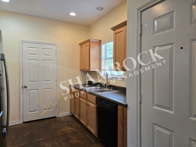 Building Photo - 834 Chambers Creek Cir