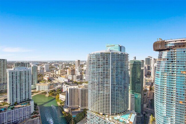 Building Photo - 475 Brickell Ave