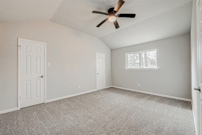 Building Photo - 635 Tarpaulin Way