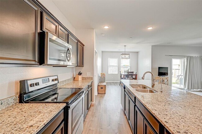 Building Photo - 10145 Pappas Dr