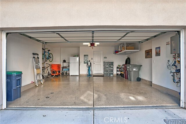 Building Photo - 609 Savi Dr