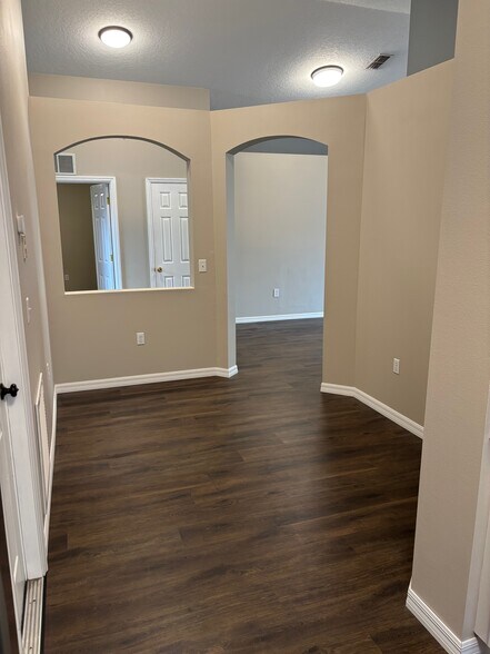 Kitchen Nook - 2302 Northern Leaf St