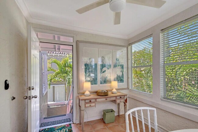 Building Photo - 2800 Broadway