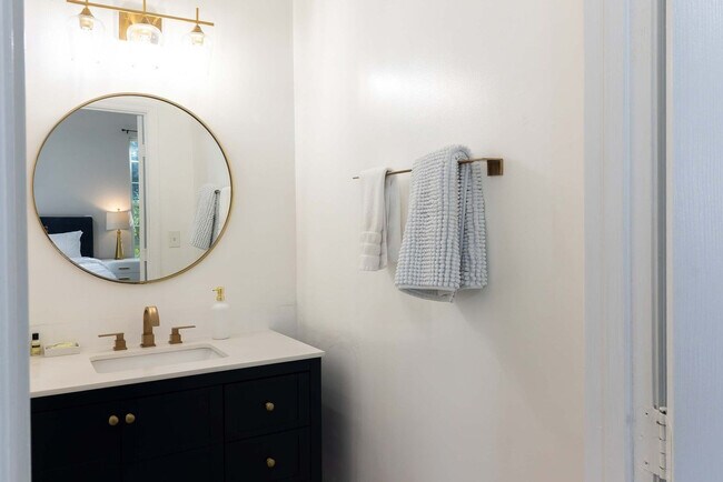 Building Photo - 9 Walthour Cove