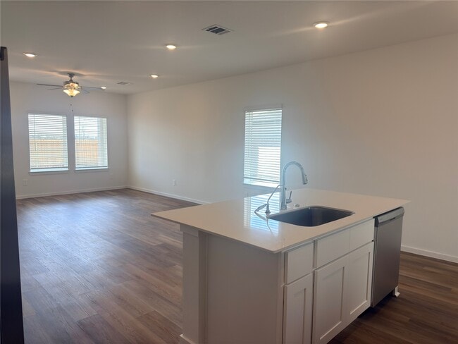 Building Photo - 1214 Sandy Shore Ln