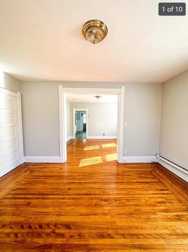 Building Photo - 19 Maple Tree Ln