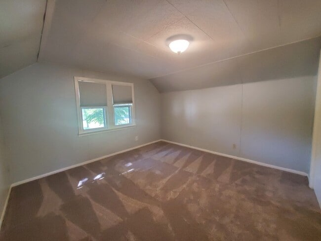 Building Photo - 1502 Cottonwood St