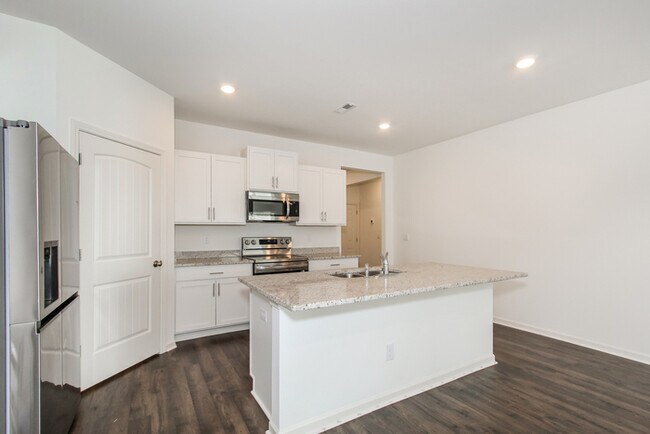 Building Photo - 5673 Timber Leaf Lp