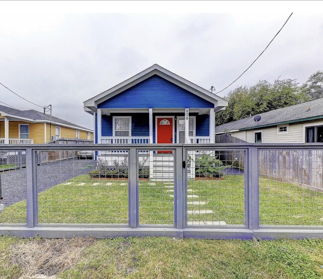 Building Photo - 808 E 32nd St