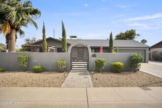 Building Photo - 3141 E Sierra St