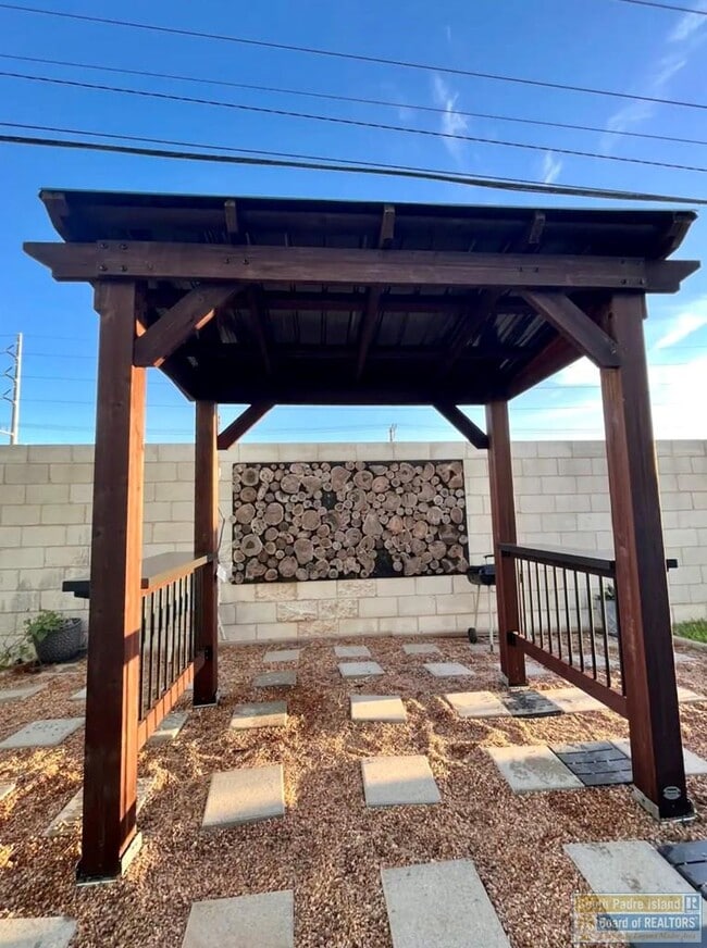 Building Photo - 219 Las Joyas Blvd