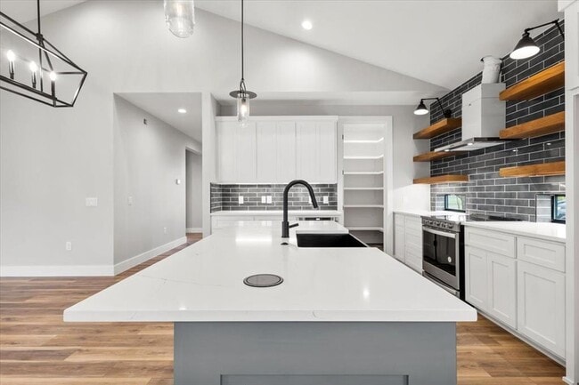 Building Photo - 203 Ave J