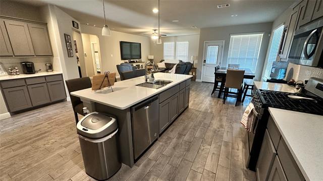 Building Photo - 252 Drumcliffe Dr