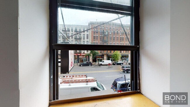 Building Photo - 96 Third Avenue