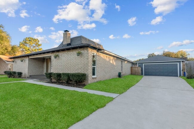 Building Photo - 14007 Overbrook Ln