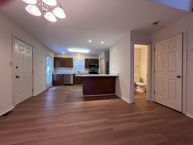 Building Photo - 4024 Palmetto Dr