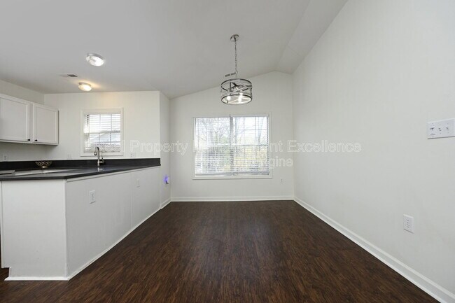Building Photo - 521 Renshaw Ct