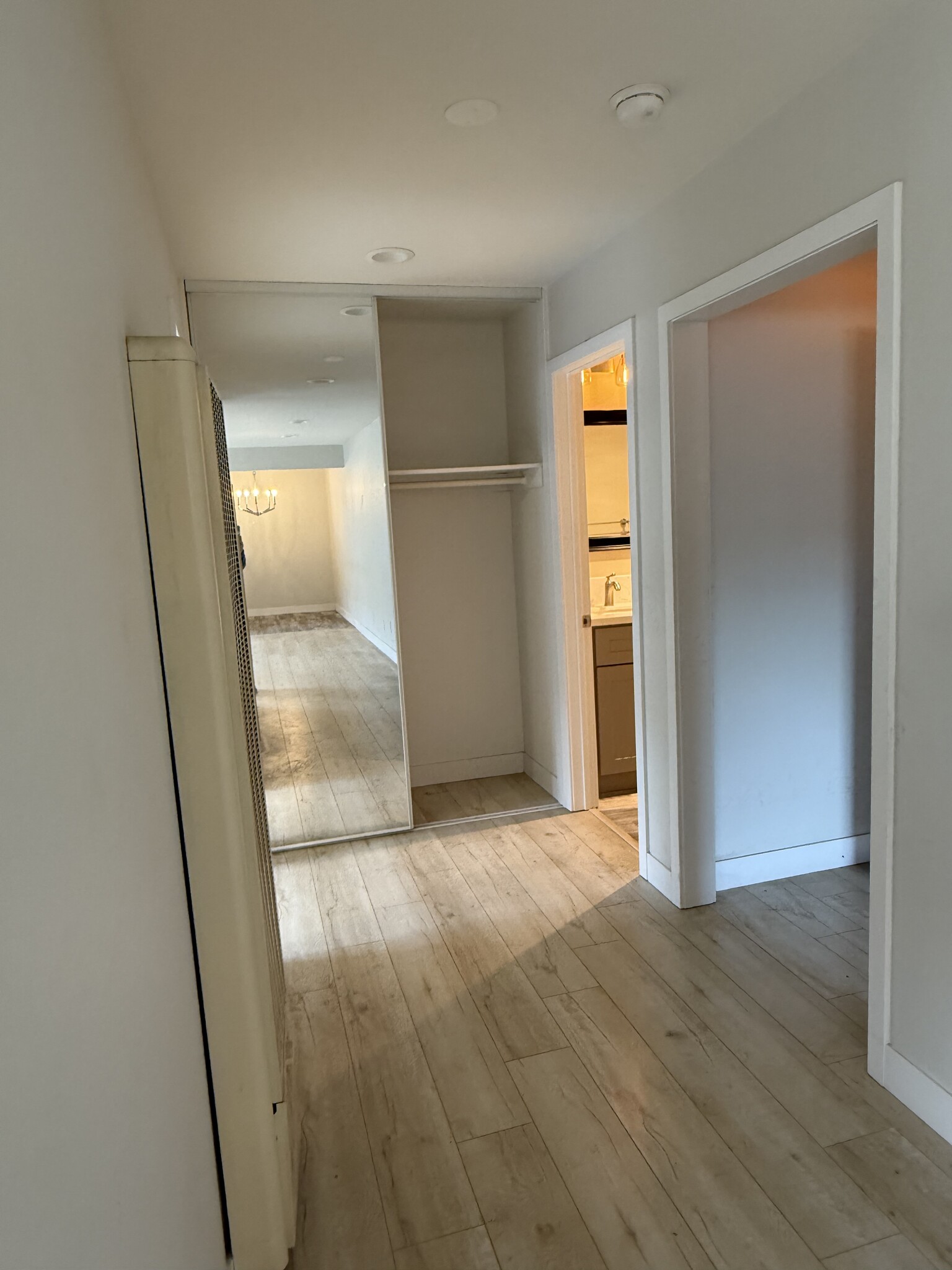 Building Photo - 409 Burchett St
