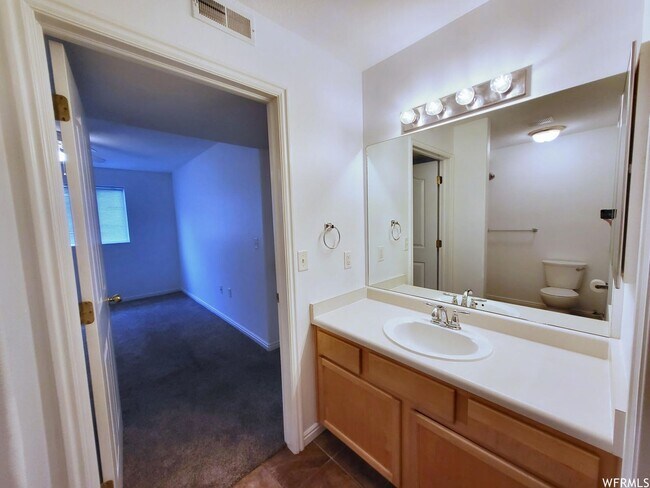 Building Photo - This is a beautiful 3 bed 2 bath home in the highly sought after CHAMBERY HOA community.