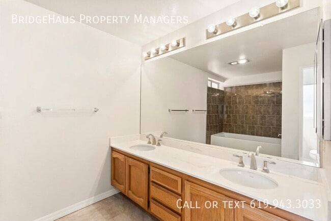 Building Photo - 9082 Westvale Rd