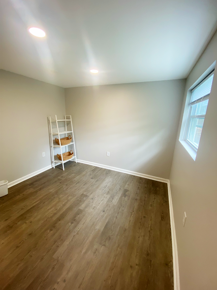 Building Photo - 8507 Woodside Ct