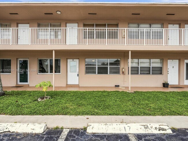 Building Photo - 230 SW 11th Ave
