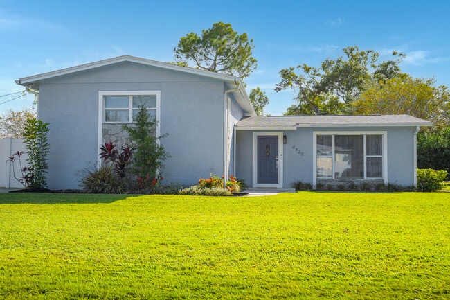 Building Photo - 4420 W Fair Oaks Ave