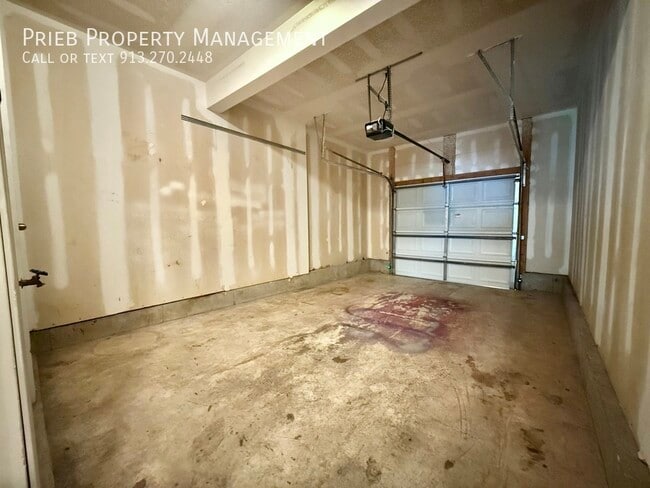 Building Photo - 878 S Woodson Ct