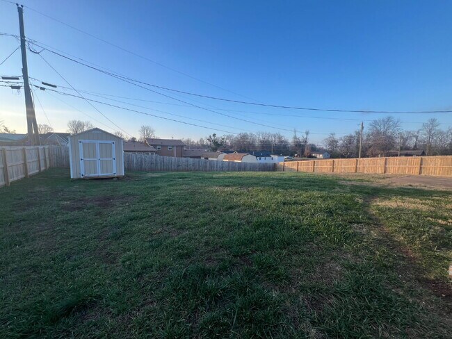 Building Photo - 105 Ambrose Dr