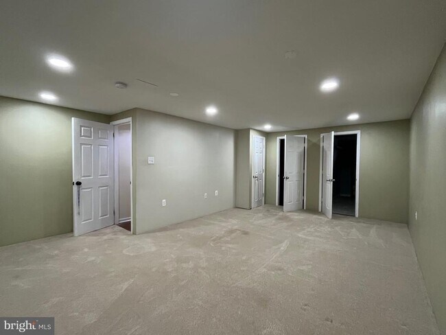 Building Photo - 865 Durant Ct