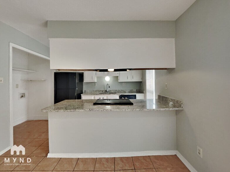 Building Photo - 3355 Carroll Dr