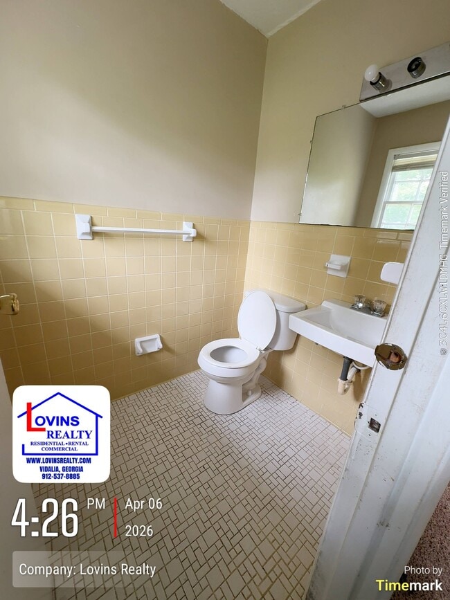 Building Photo - 714 Winona St