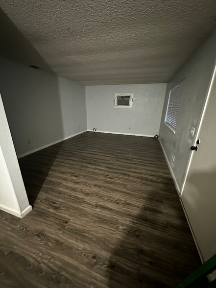 Building Photo - 385 Locust St