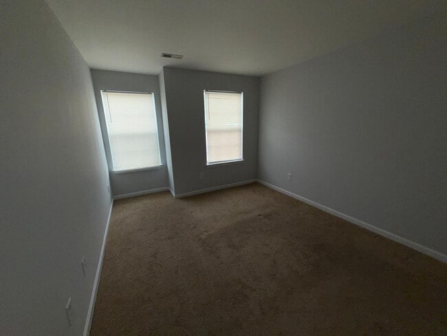 Building Photo - 7b Iron Works Way